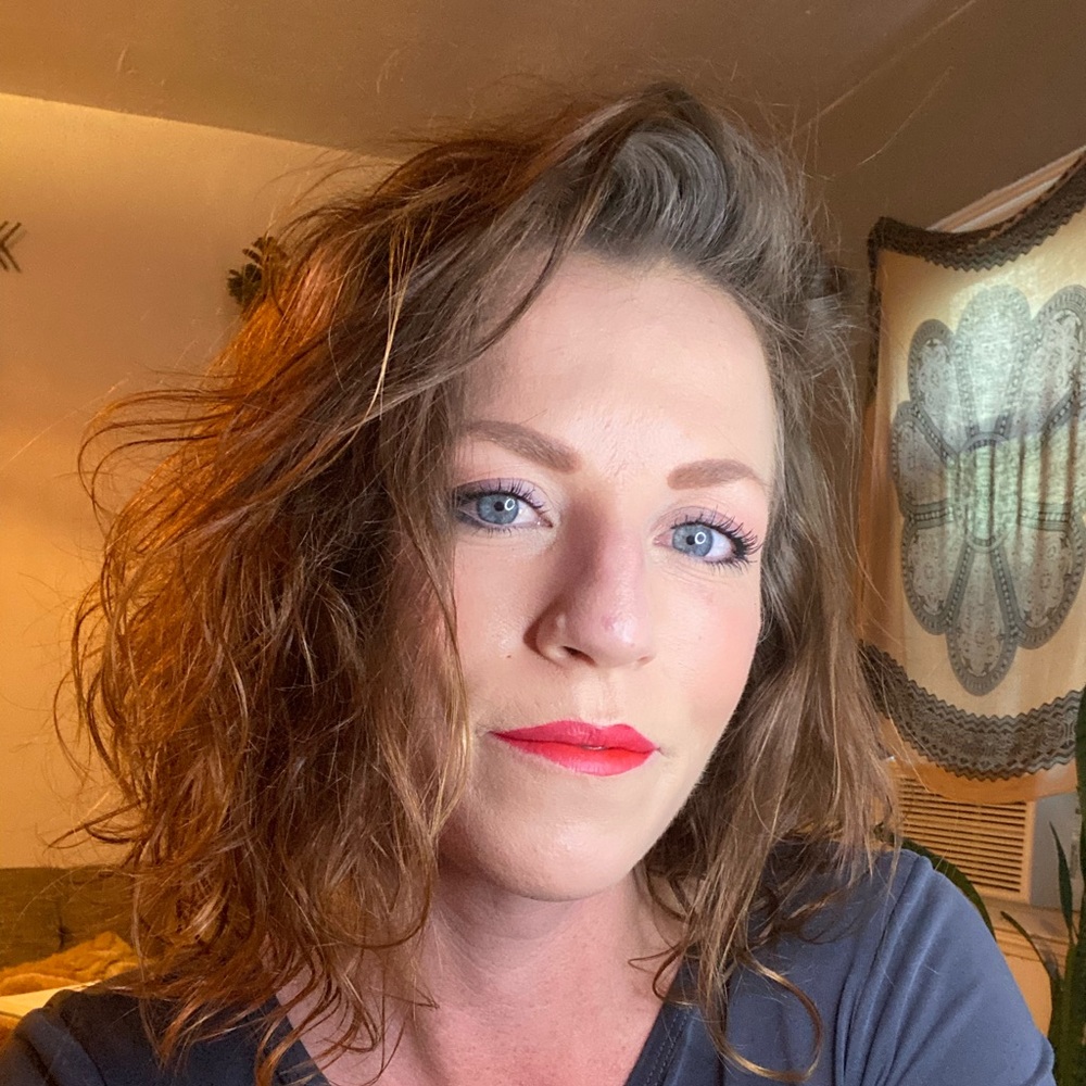 Meet your Posher, Lauren